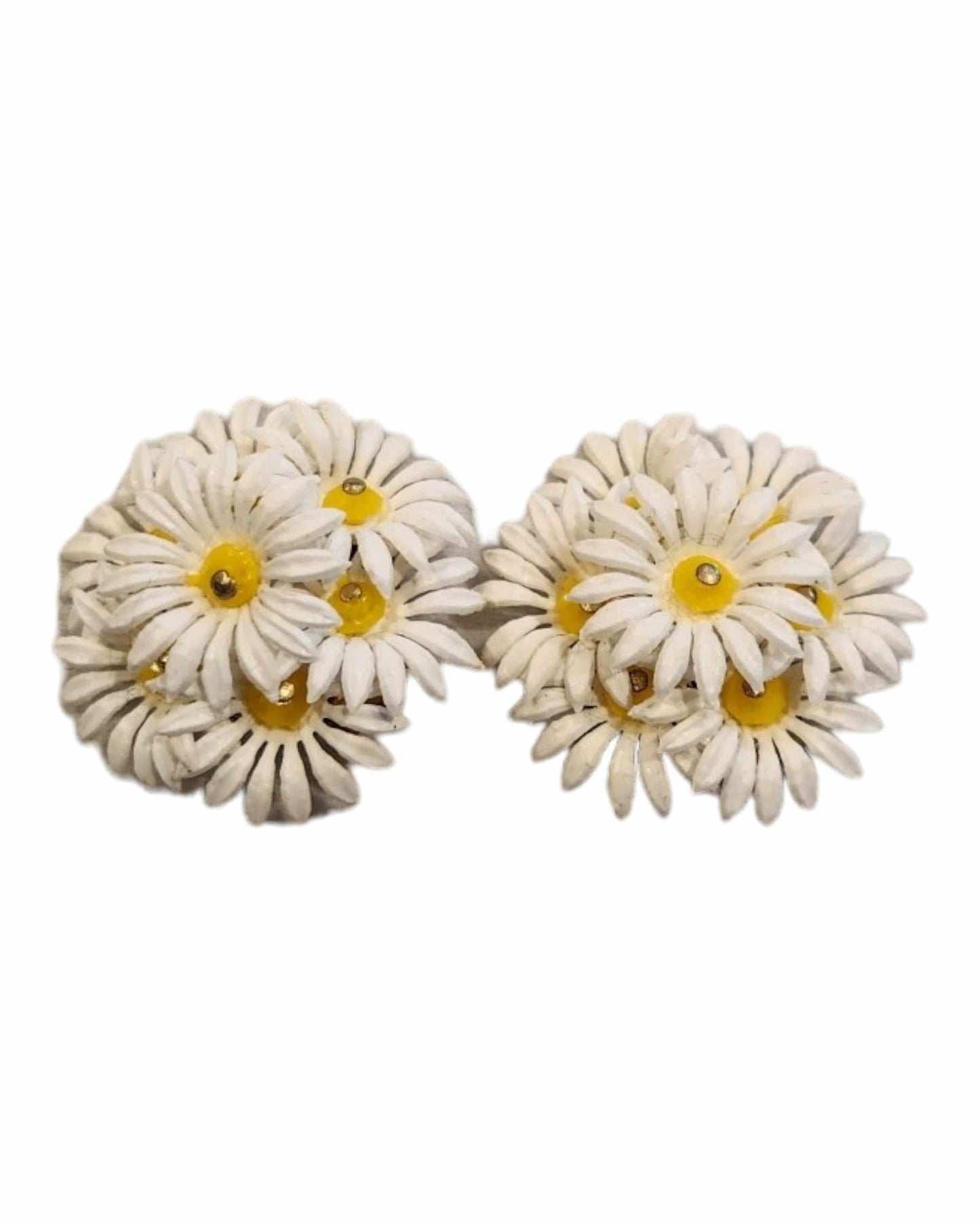 Featherweight Daisy Earring & Brooch Set